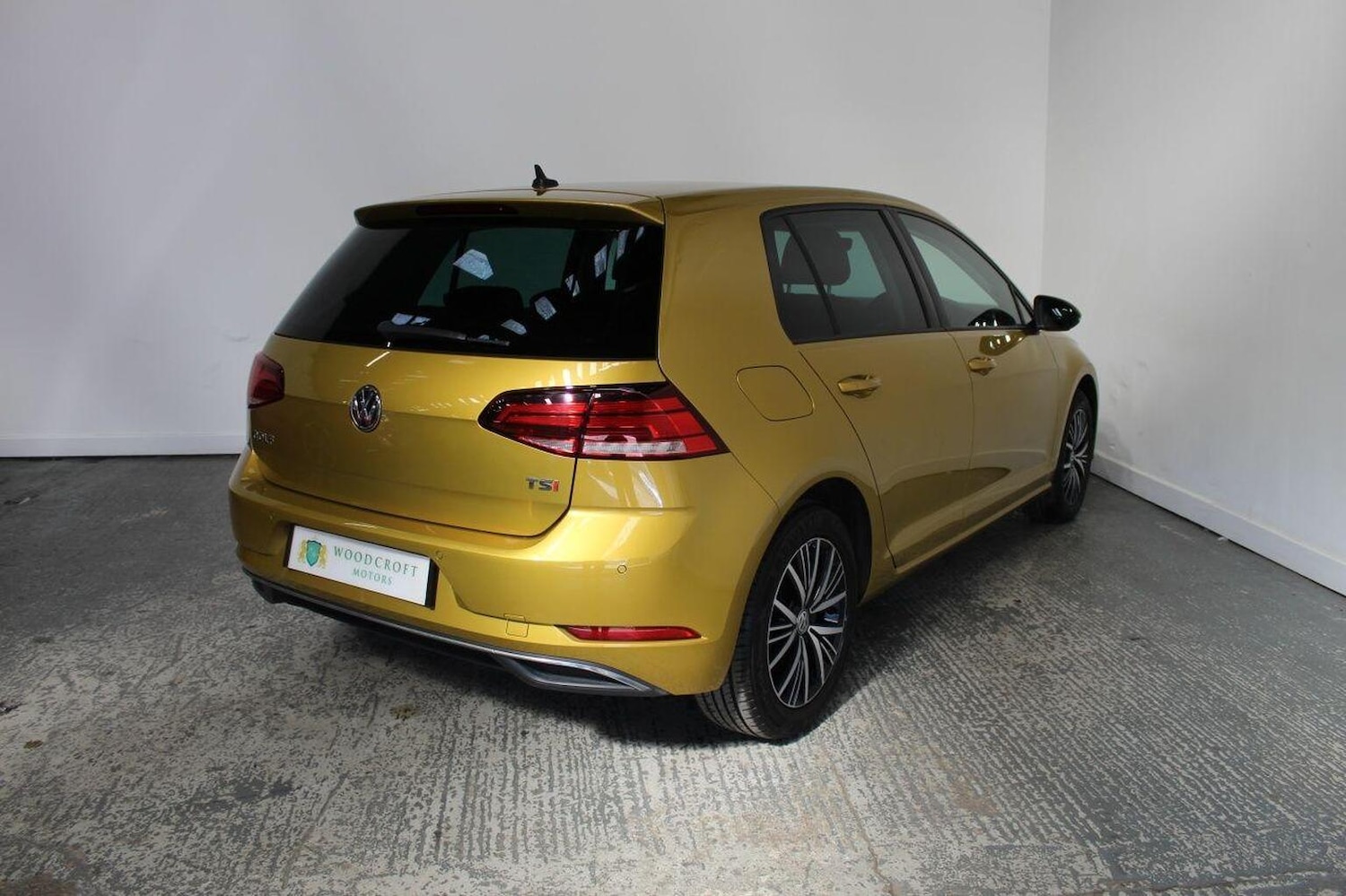 Used Volkswagen Golf 2017 for sale - 77020605: Photo 8