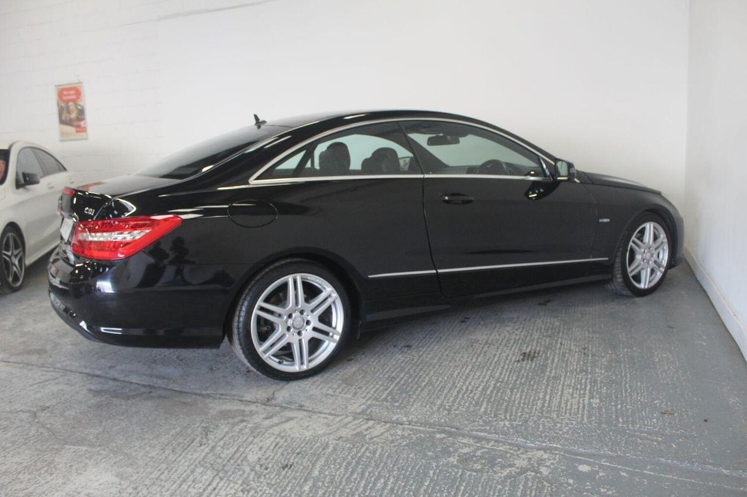 Used Mercedes-Benz E Class 2011 for sale - 77937944: Photo 11