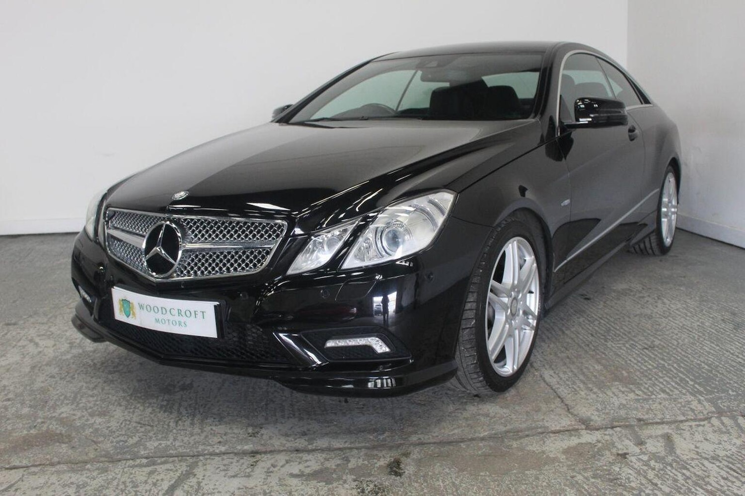 Used Mercedes-Benz E Class 2011 for sale - 77937944: Photo 2