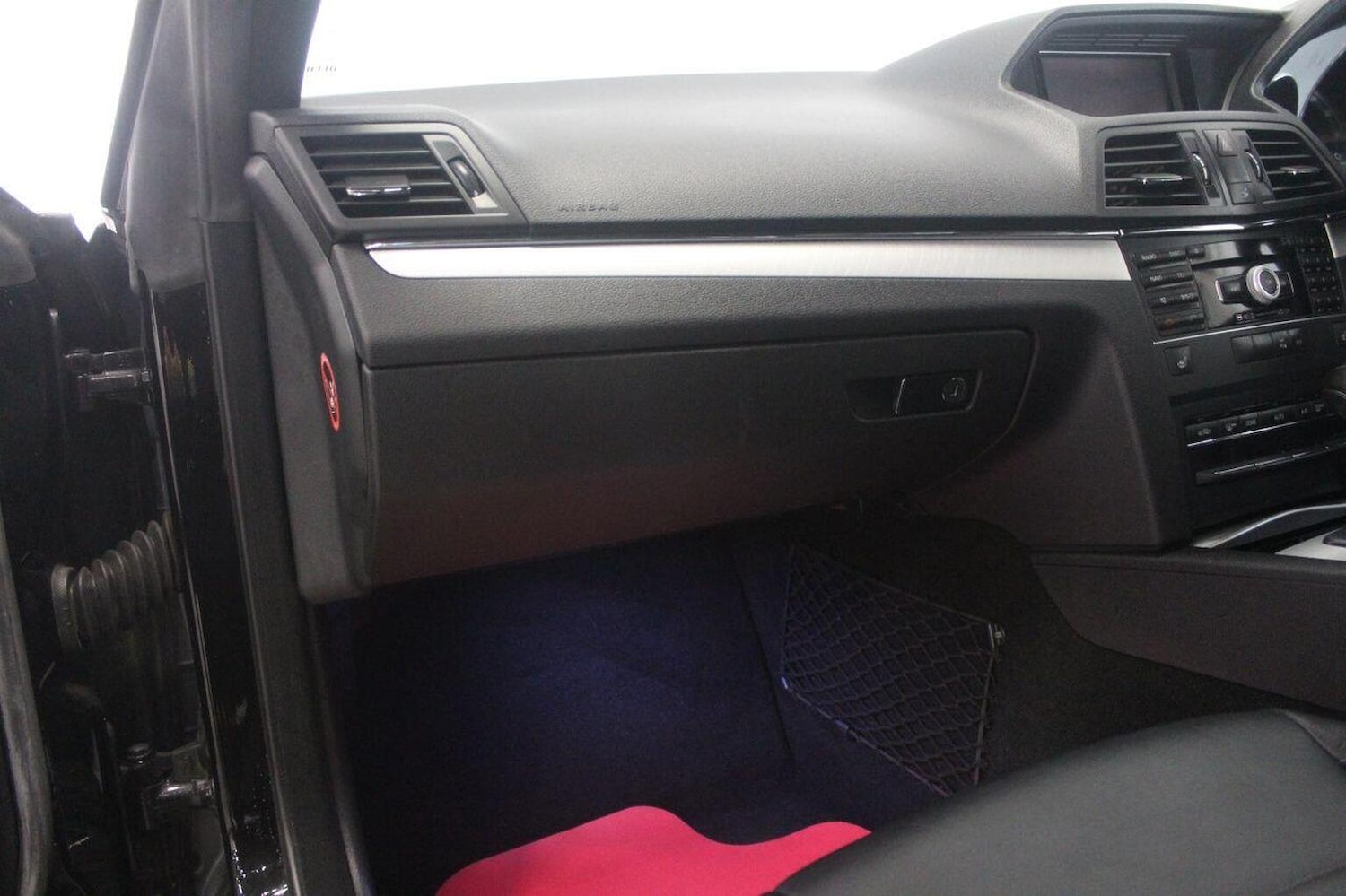 Used Mercedes-Benz E Class 2011 for sale - 77937944: Photo 29