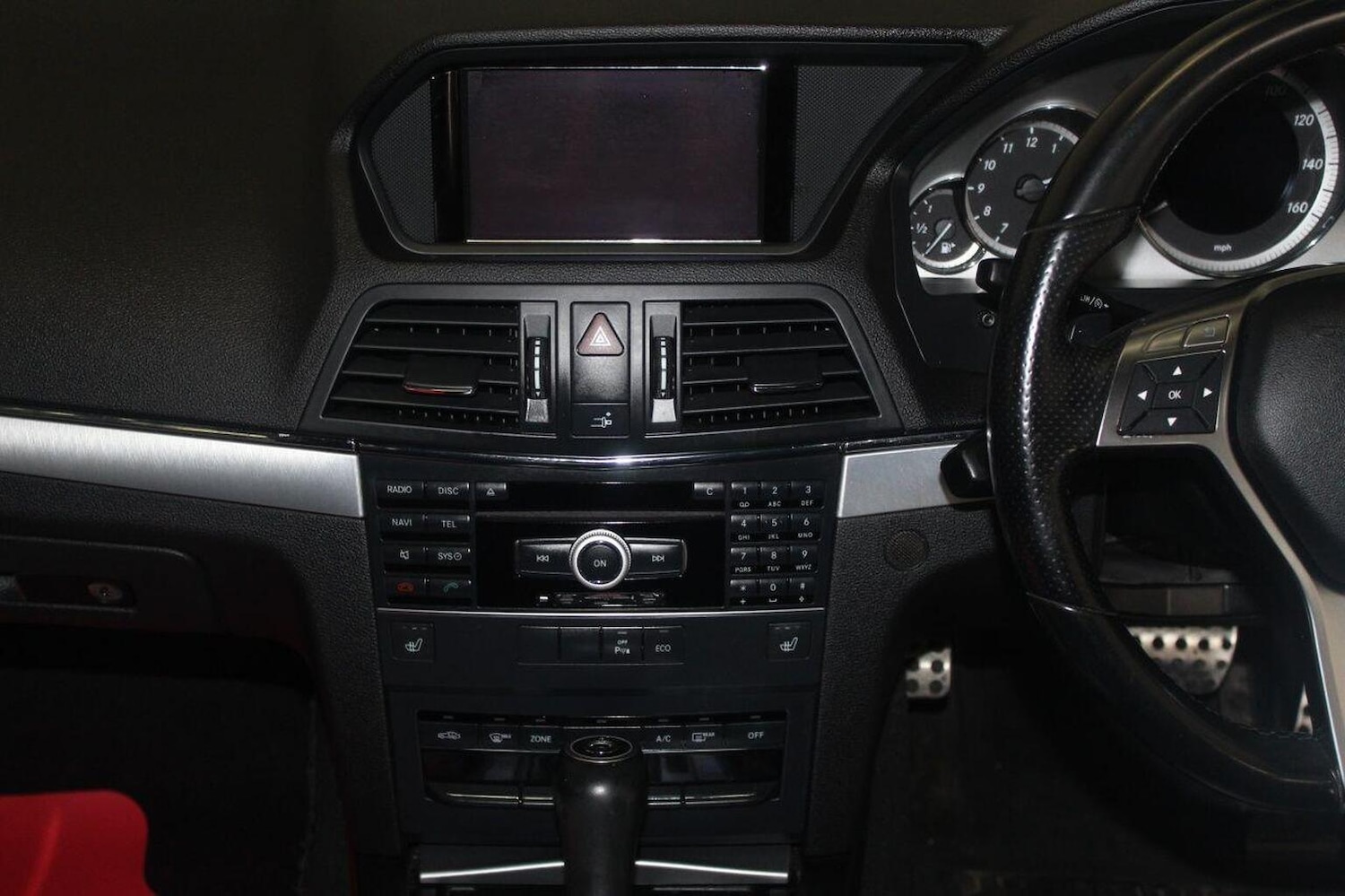 Used Mercedes-Benz E Class 2011 for sale - 77937944: Photo 30