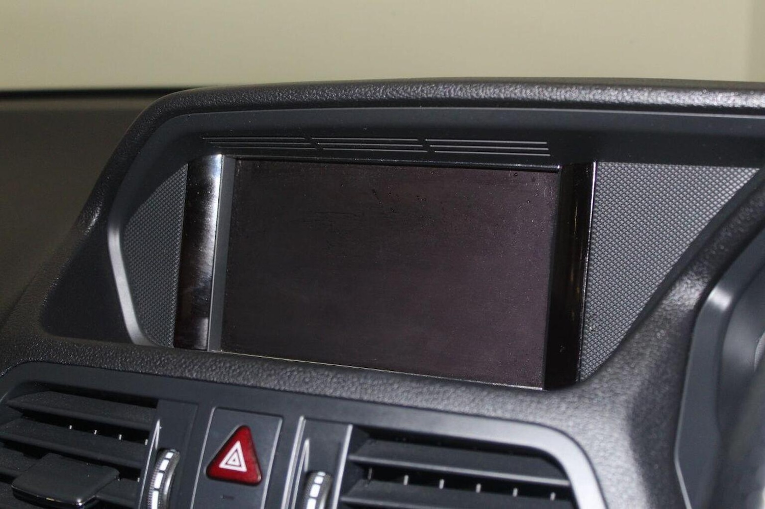 Used Mercedes-Benz E Class 2011 for sale - 77937944: Photo 31