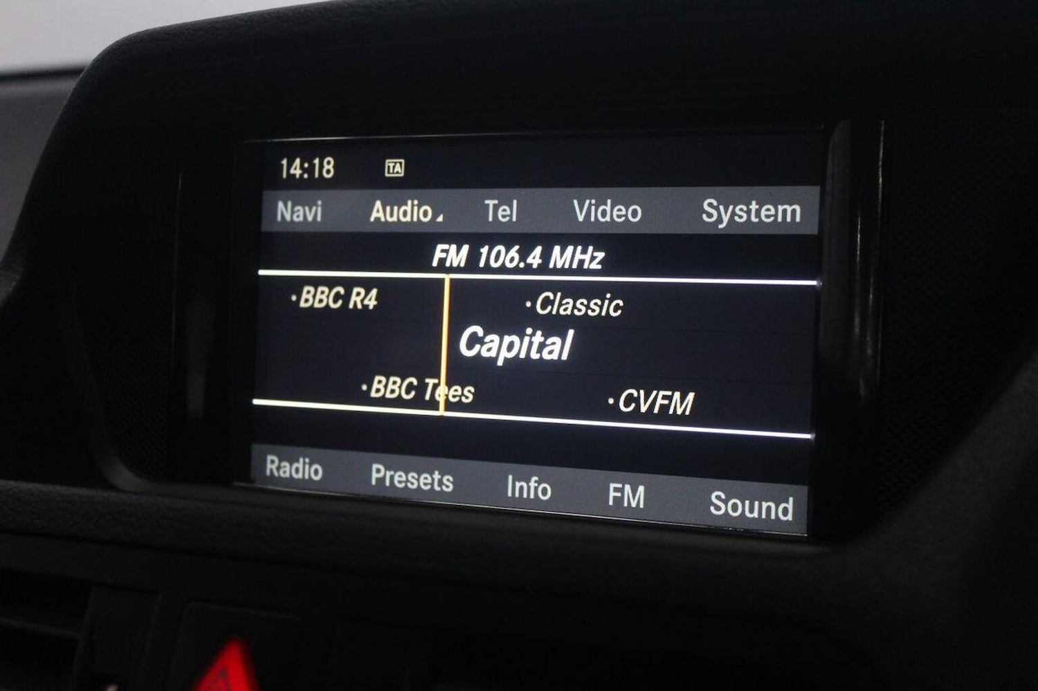 Used Mercedes-Benz E Class 2011 for sale - 77937944: Photo 34