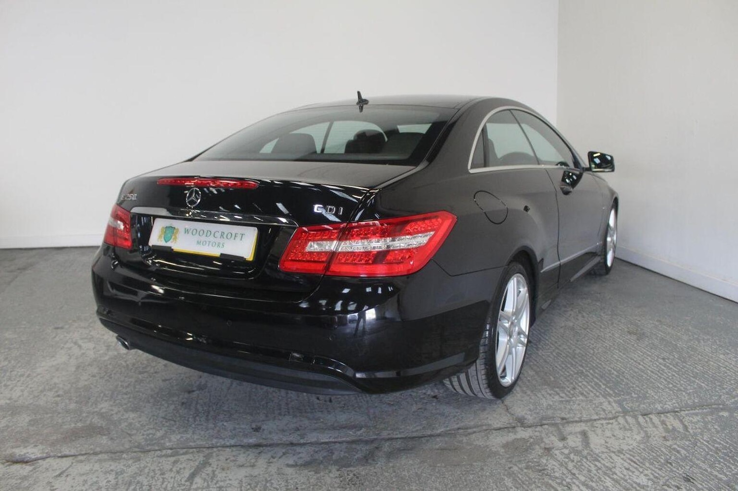Used Mercedes-Benz E Class 2011 for sale - 77937944: Photo 8