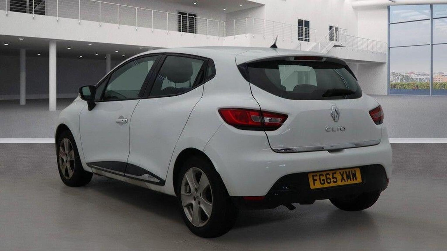 Used Renault Clio 2015 for sale - 77636928: Photo 5