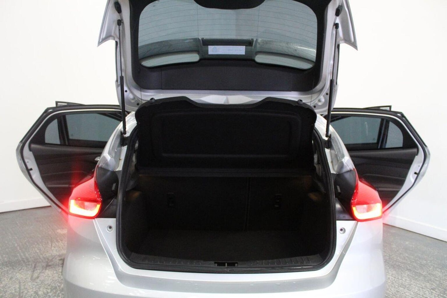 Used Ford Focus 2016 for sale - 76656054: Photo 21