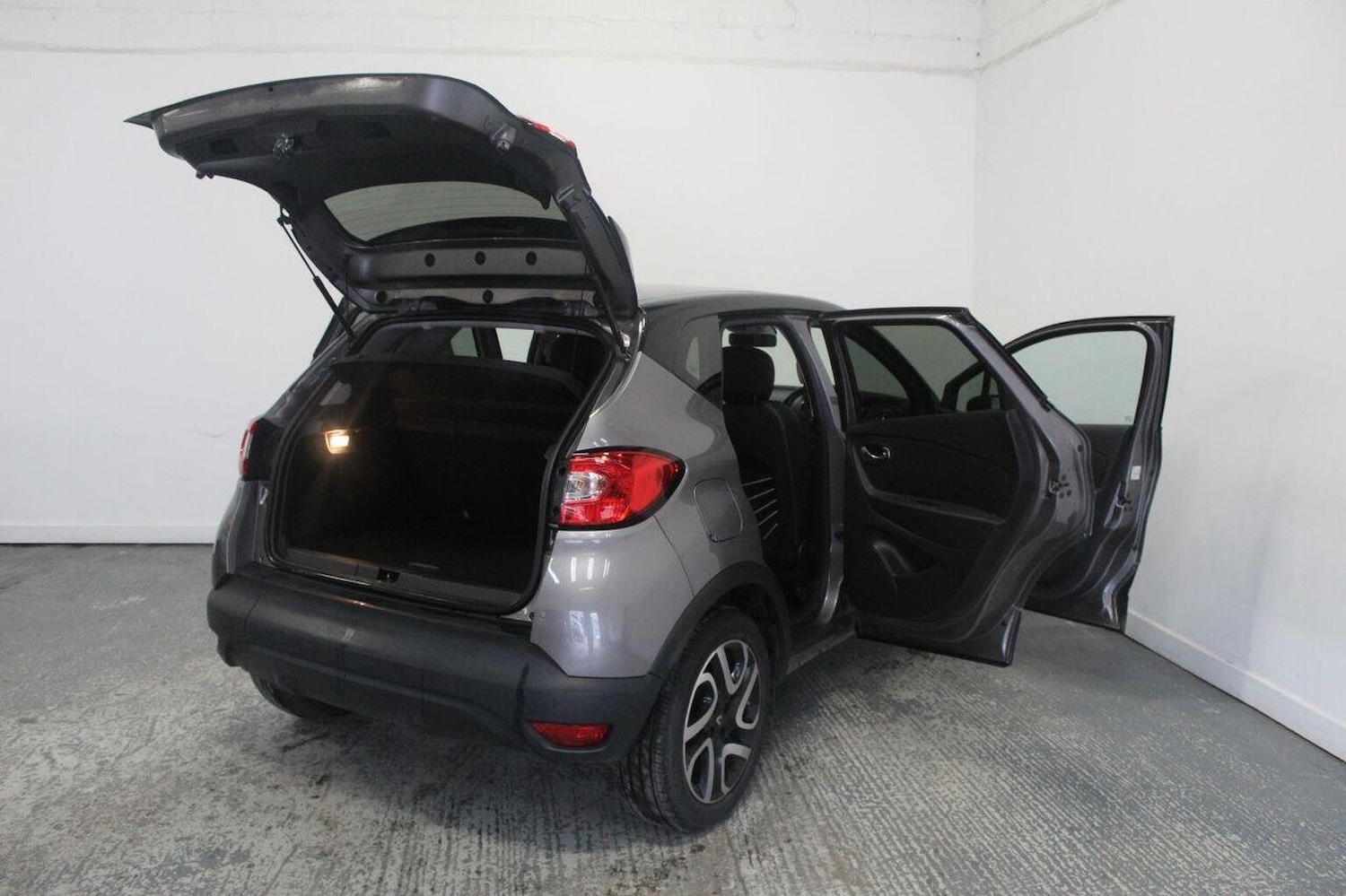 Used Renault Captur 2014 for sale - 77937867: Photo 21