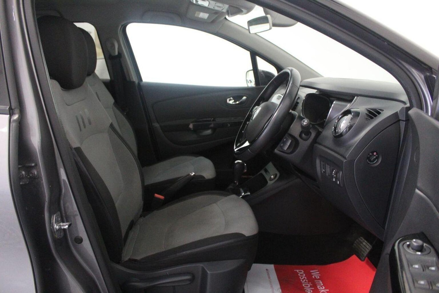 Used Renault Captur 2014 for sale - 77937867: Photo 29