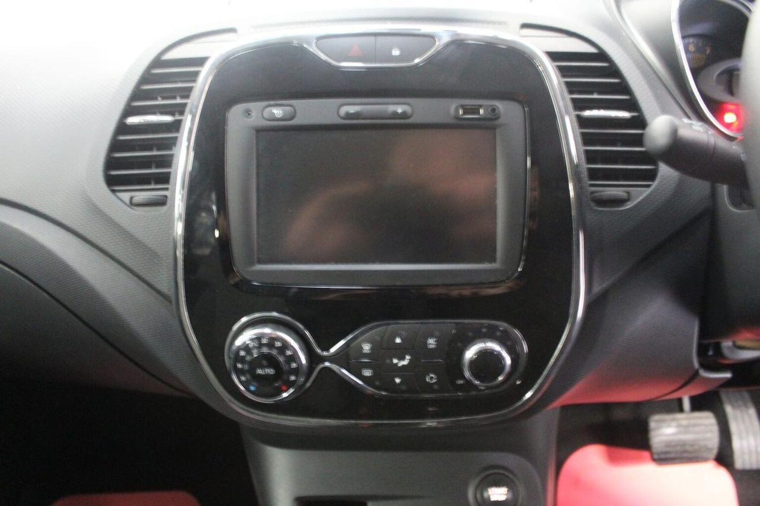 Used Renault Captur 2014 for sale - 77937867: Photo 32