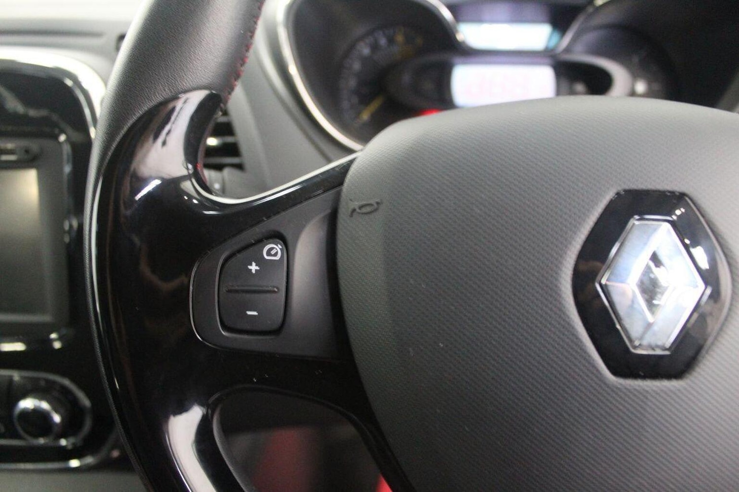 Used Renault Captur 2014 for sale - 77937867: Photo 45