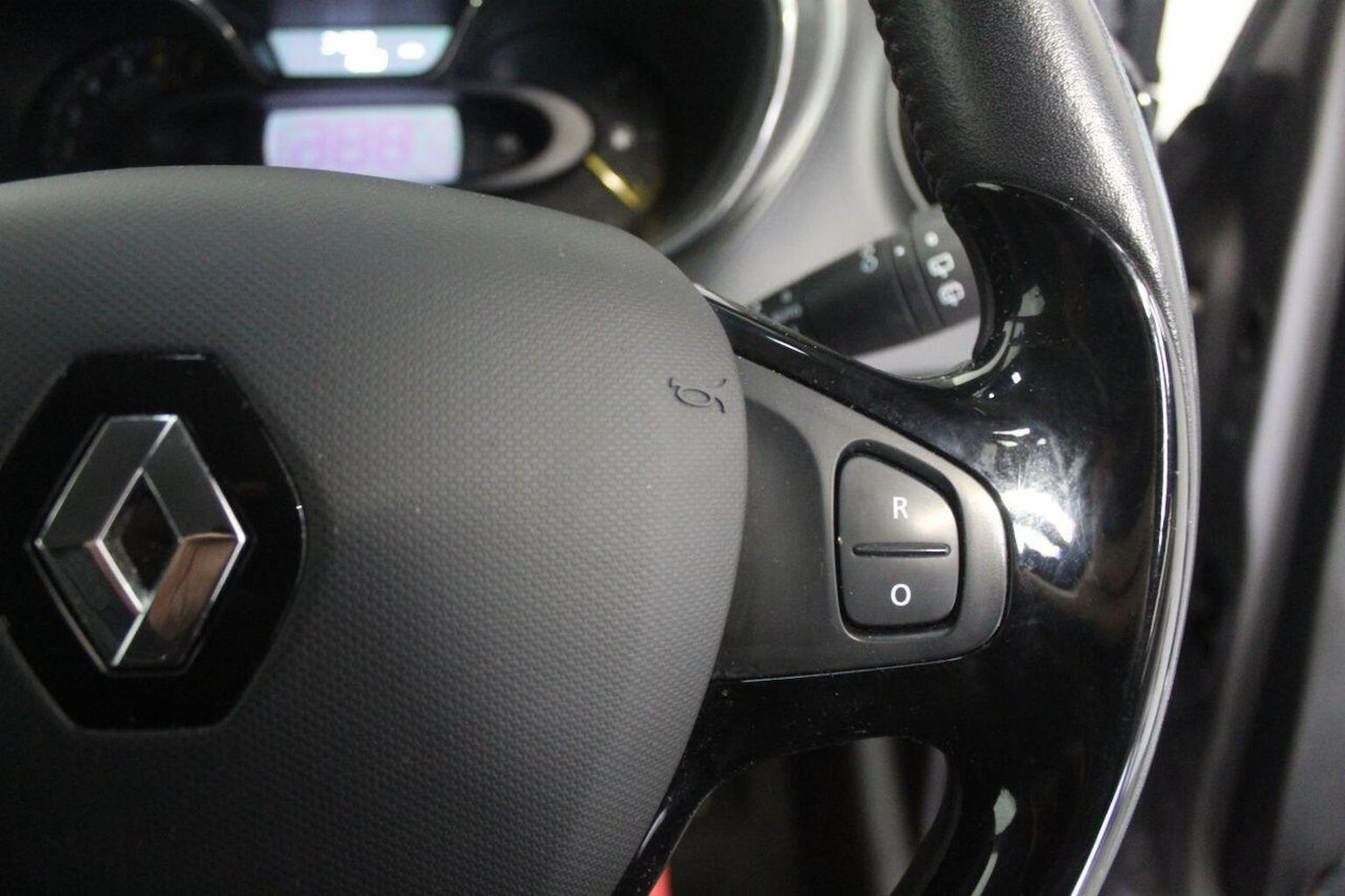 Used Renault Captur 2014 for sale - 77937867: Photo 46