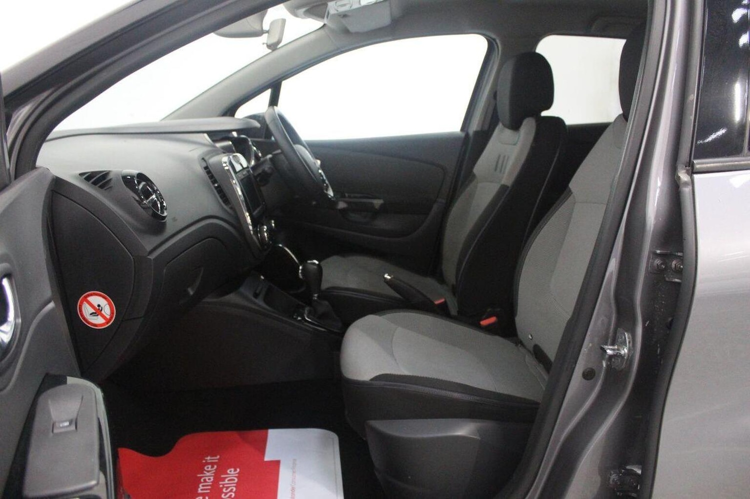 Used Renault Captur 2014 for sale - 77937867: Photo 50