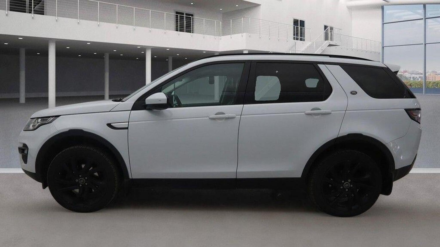 Used Land Rover Discovery Sport 2017 for sale - 78038922: Photo 11