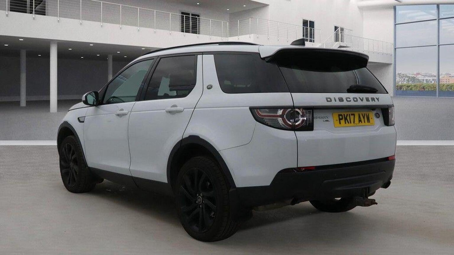 Used Land Rover Discovery Sport 2017 for sale - 78038922: Photo 5
