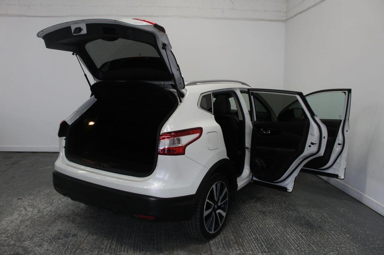 Used Nissan Qashqai 2017 for sale - 76070468: Photo 21