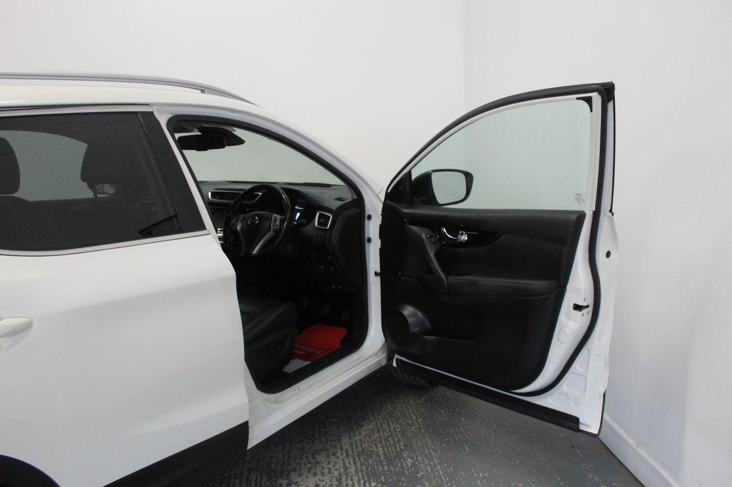 Used Nissan Qashqai 2017 for sale - 76070468: Photo 24