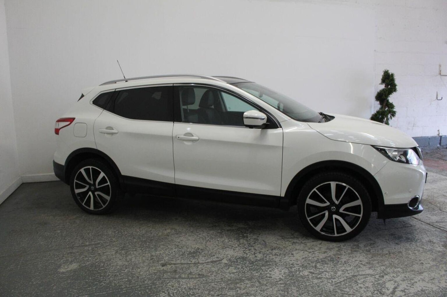 Used Nissan Qashqai 2017 for sale - 76070468: Photo 4