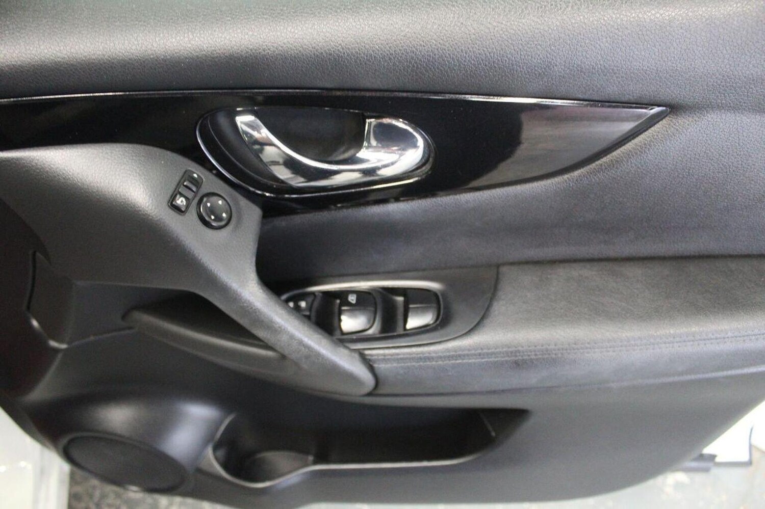 Used Nissan Qashqai 2017 for sale - 76070468: Photo 51