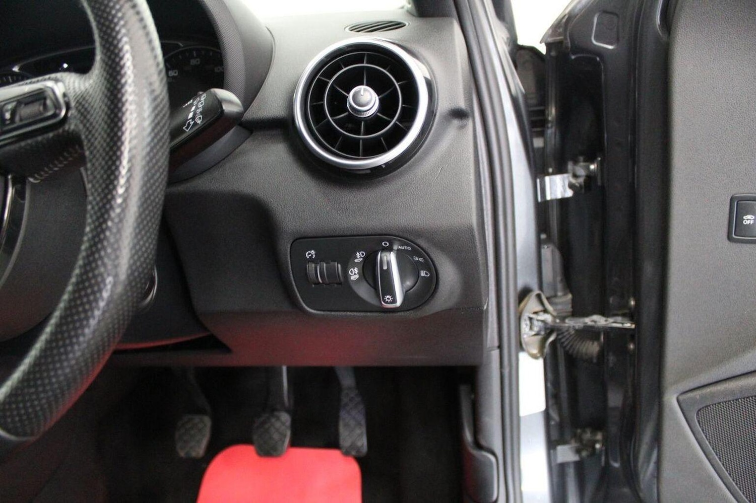 Used Audi A1 2014 for sale - 76769211: Photo 41