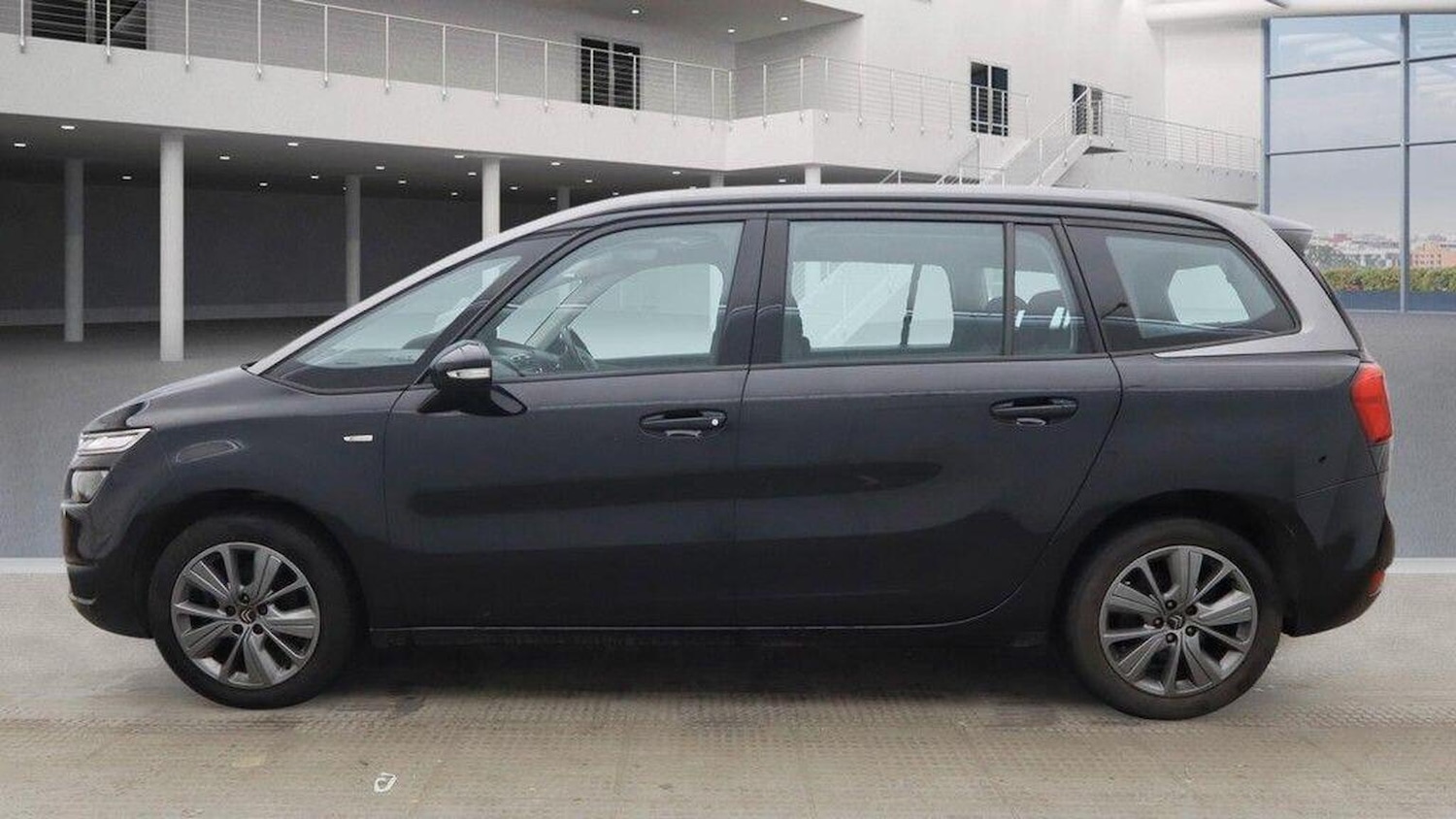 Used Citroen Grand C4 Picasso 2015 for sale - 77938000: Photo 11