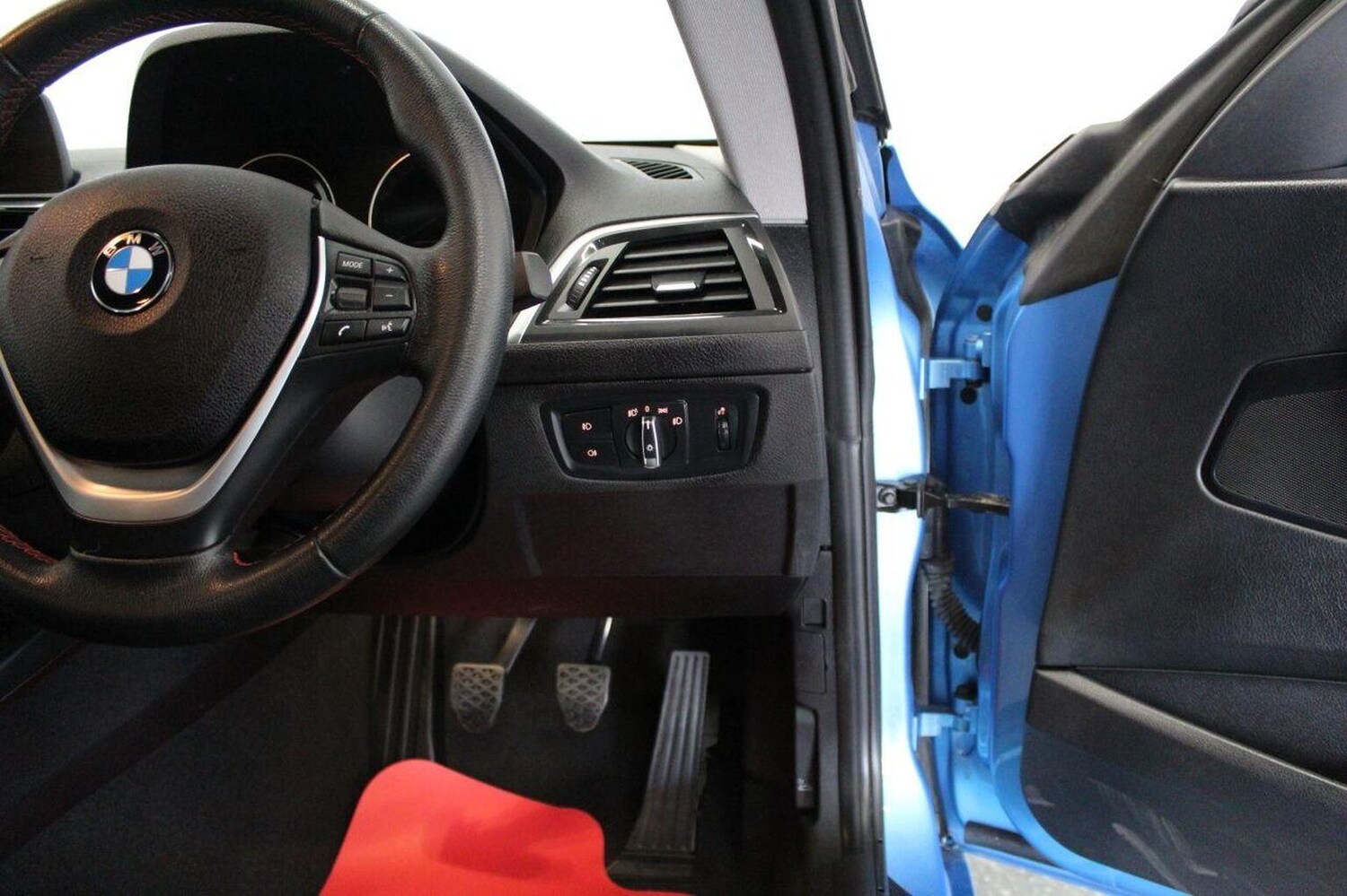 Used BMW 2 Series 2017 for sale - 77464670: Photo 45