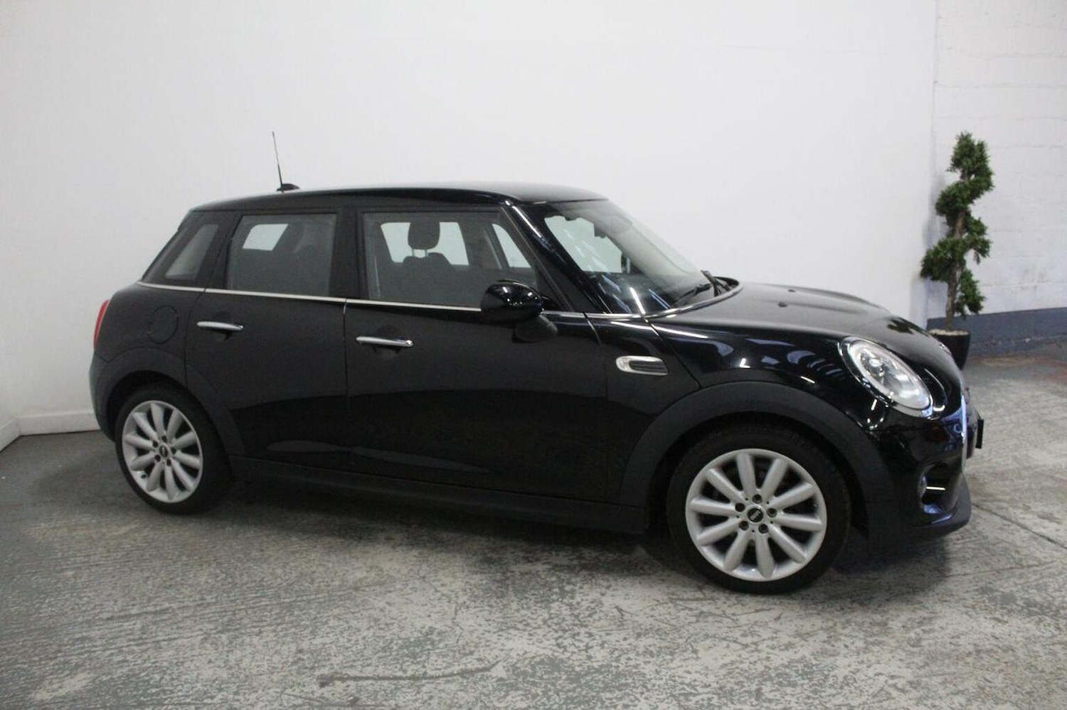 Used MINI Hatch 2018 for sale - 77464988: Photo 4