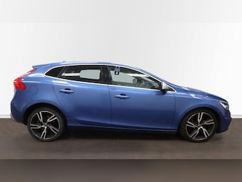 Used Volvo V40 2018 for sale - 79251726: Photo