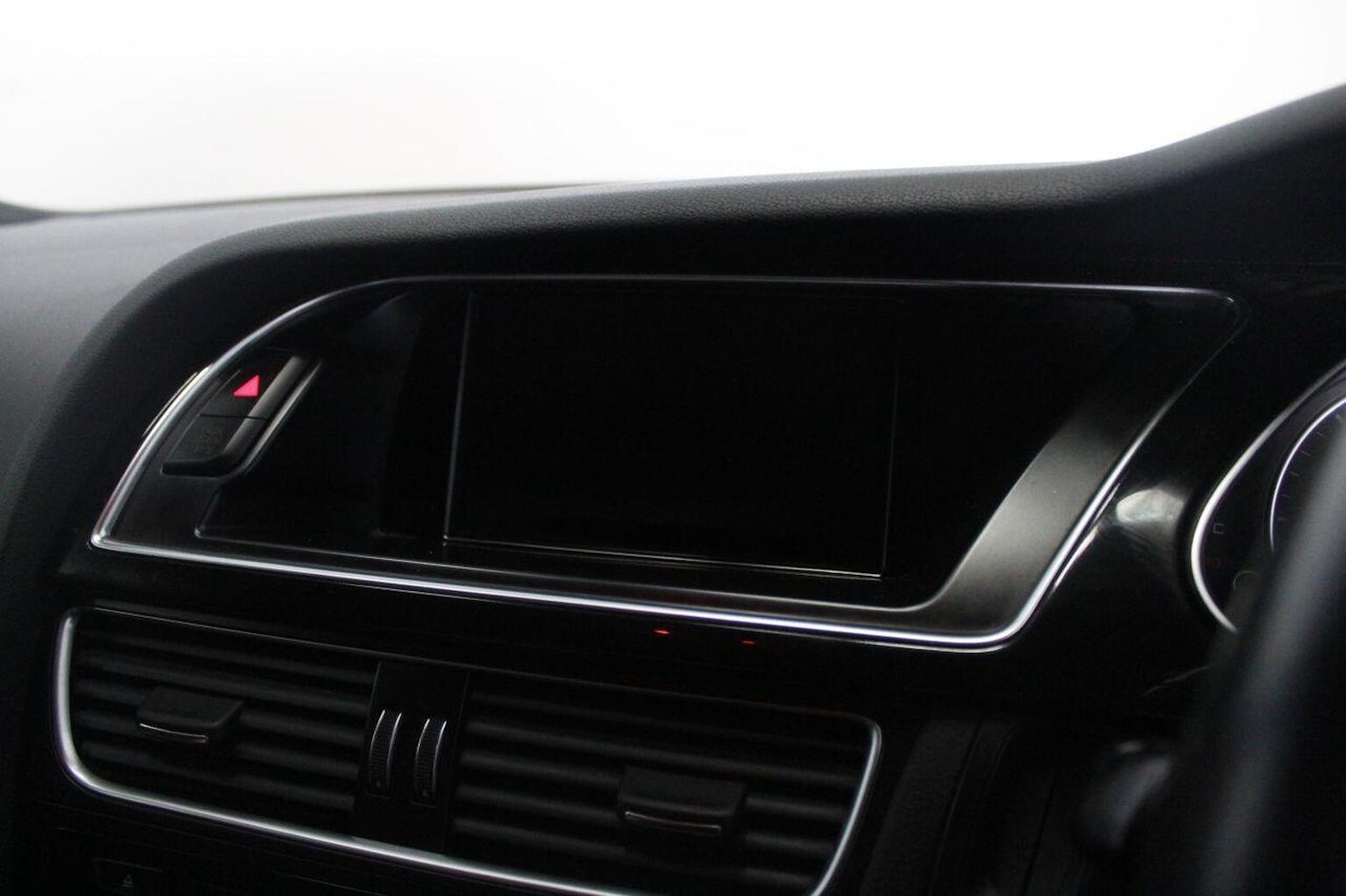 Used Audi A4 2014 for sale - 77937937: Photo 40