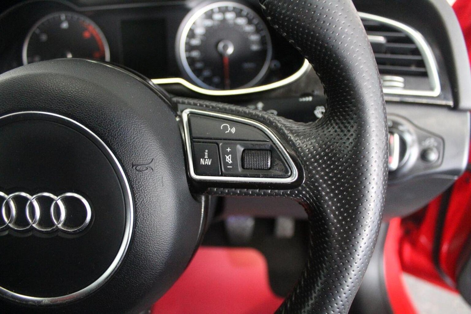 Used Audi A4 2014 for sale - 77937937: Photo 48