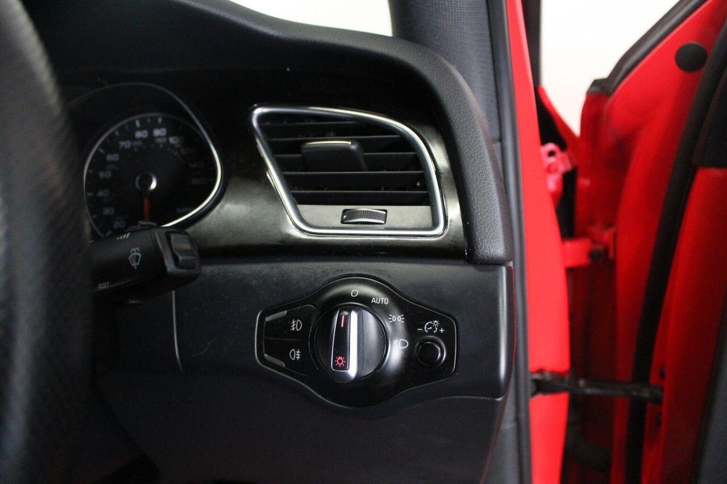 Used Audi A4 2014 for sale - 77937937: Photo 49