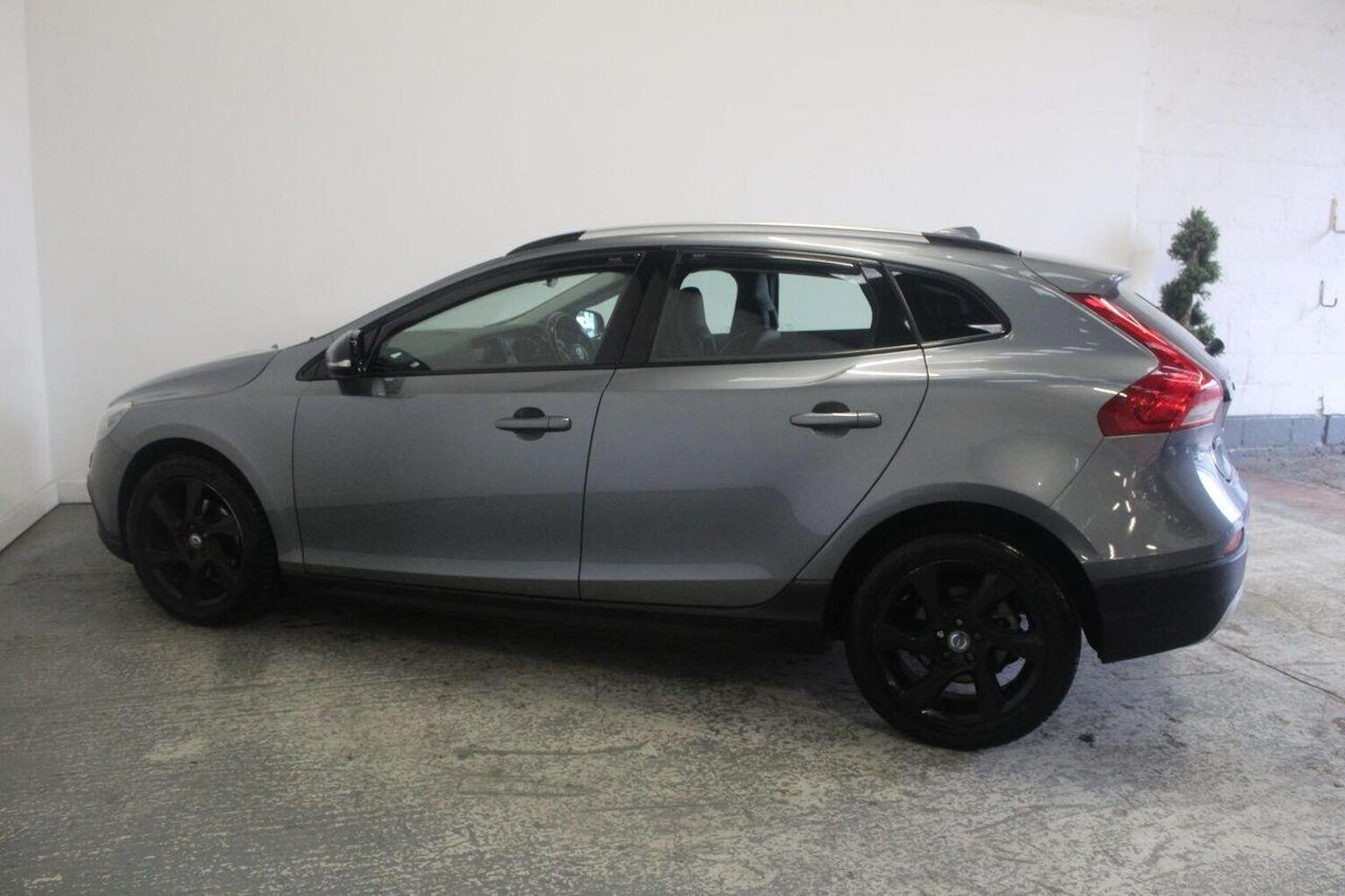 Used Volvo V40 2014 for sale - 77558588: Photo 10