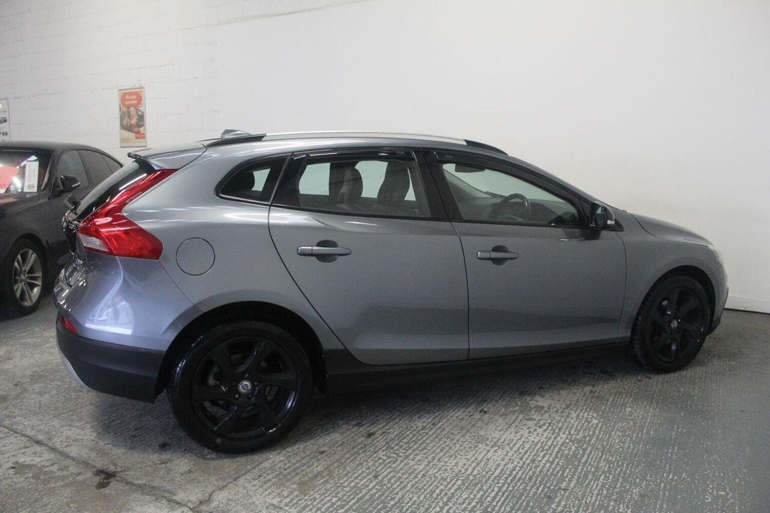 Used Volvo V40 2014 for sale - 77558588: Photo 11