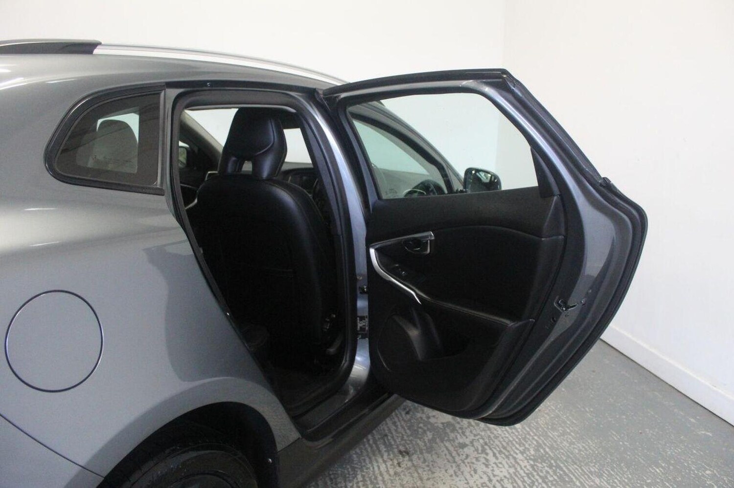 Used Volvo V40 2014 for sale - 77558588: Photo 24