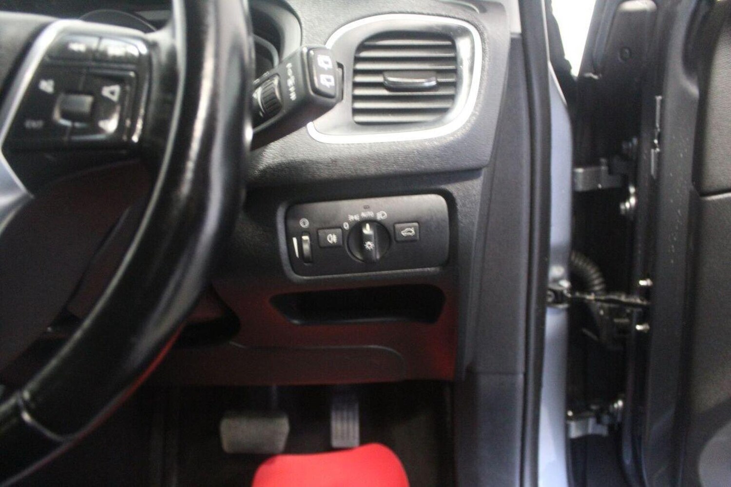 Used Volvo V40 2014 for sale - 77558588: Photo 42