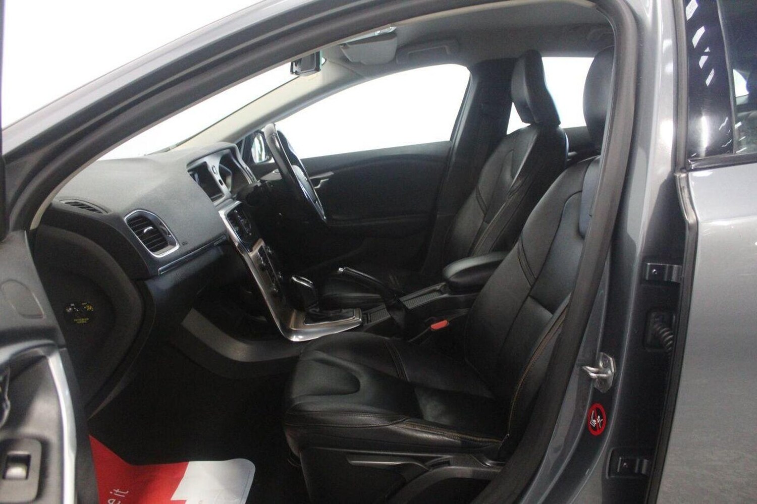 Used Volvo V40 2014 for sale - 77558588: Photo 45