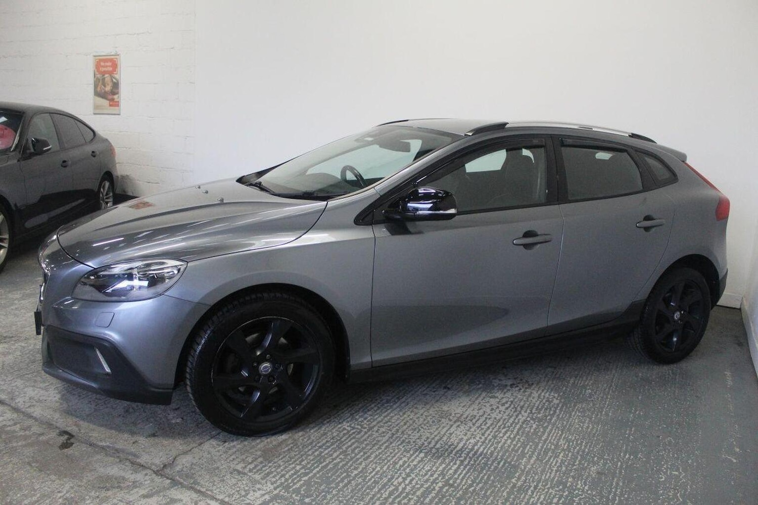 Used Volvo V40 2014 for sale - 77558588: Photo 5
