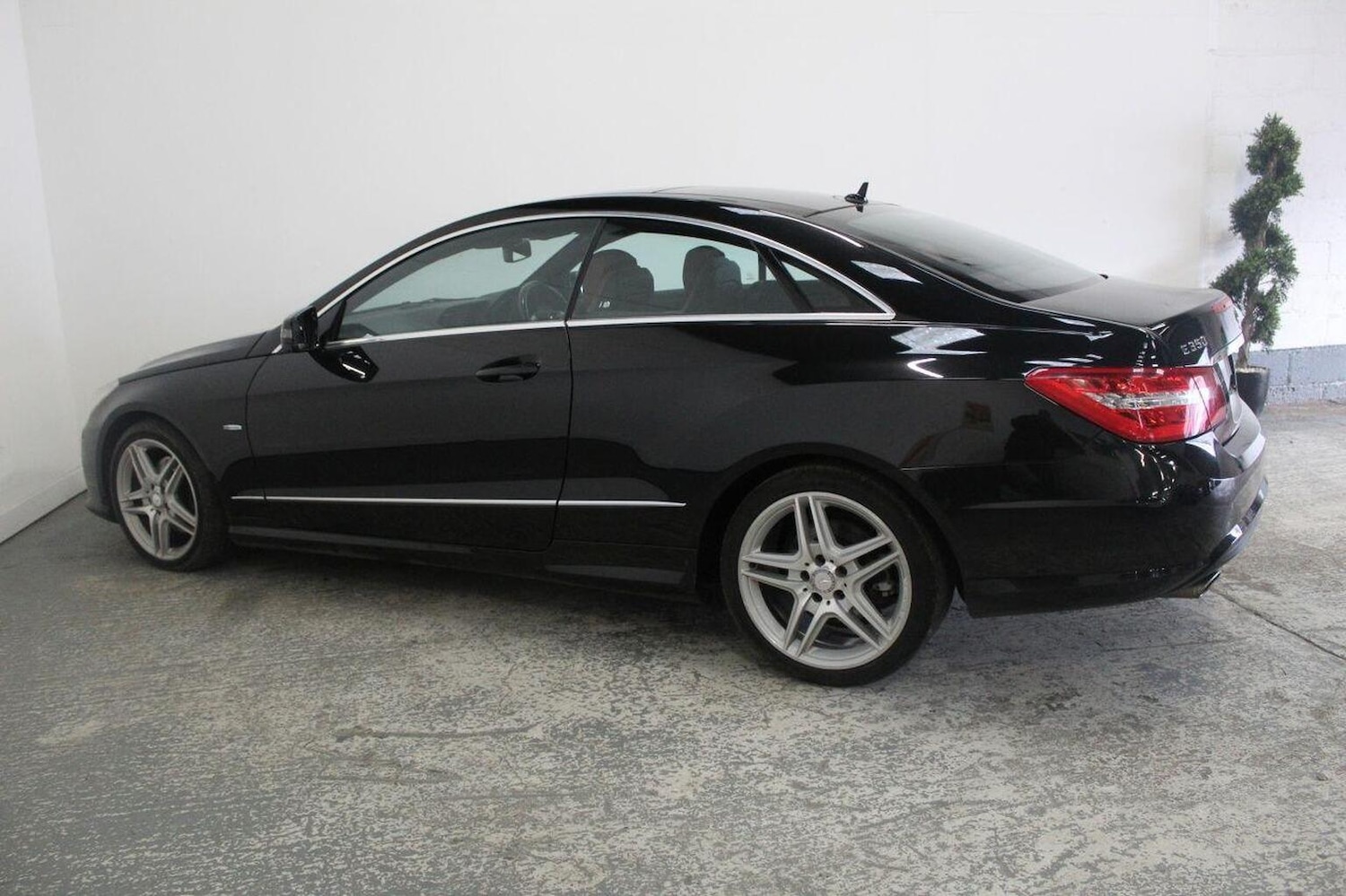 Used Mercedes-Benz E Class 2012 for sale - 77968651: Photo 10