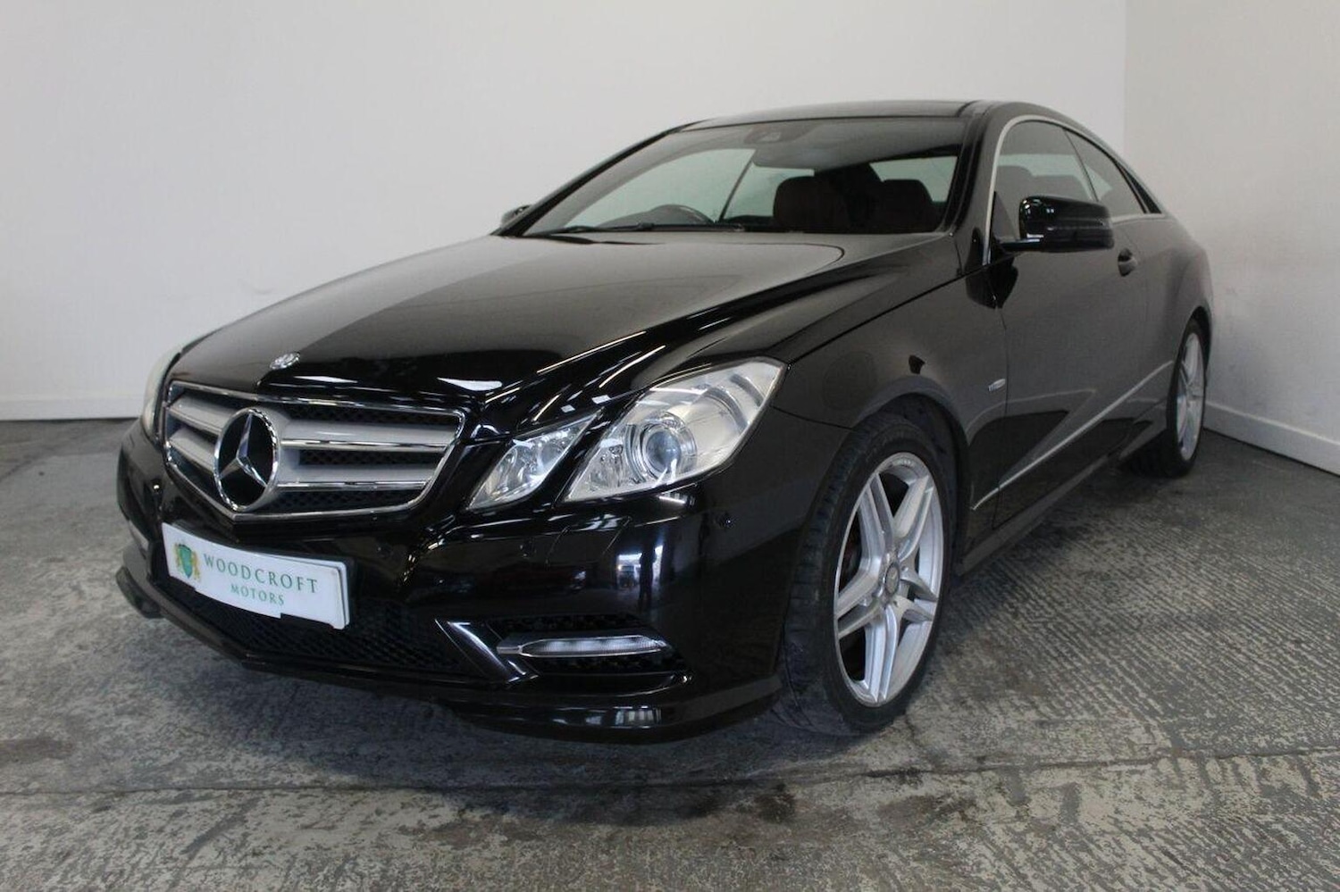 Used Mercedes-Benz E Class 2012 for sale - 77968651: Photo 2