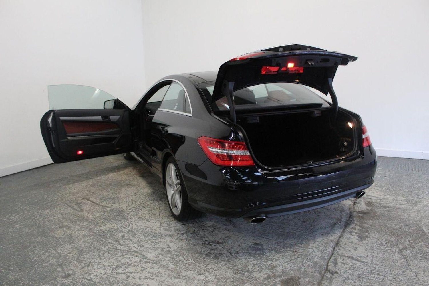 Used Mercedes-Benz E Class 2012 for sale - 77968651: Photo 21
