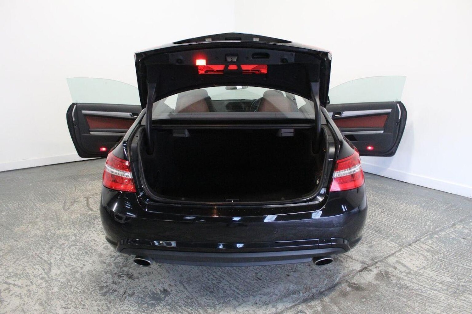 Used Mercedes-Benz E Class 2012 for sale - 77968651: Photo 23