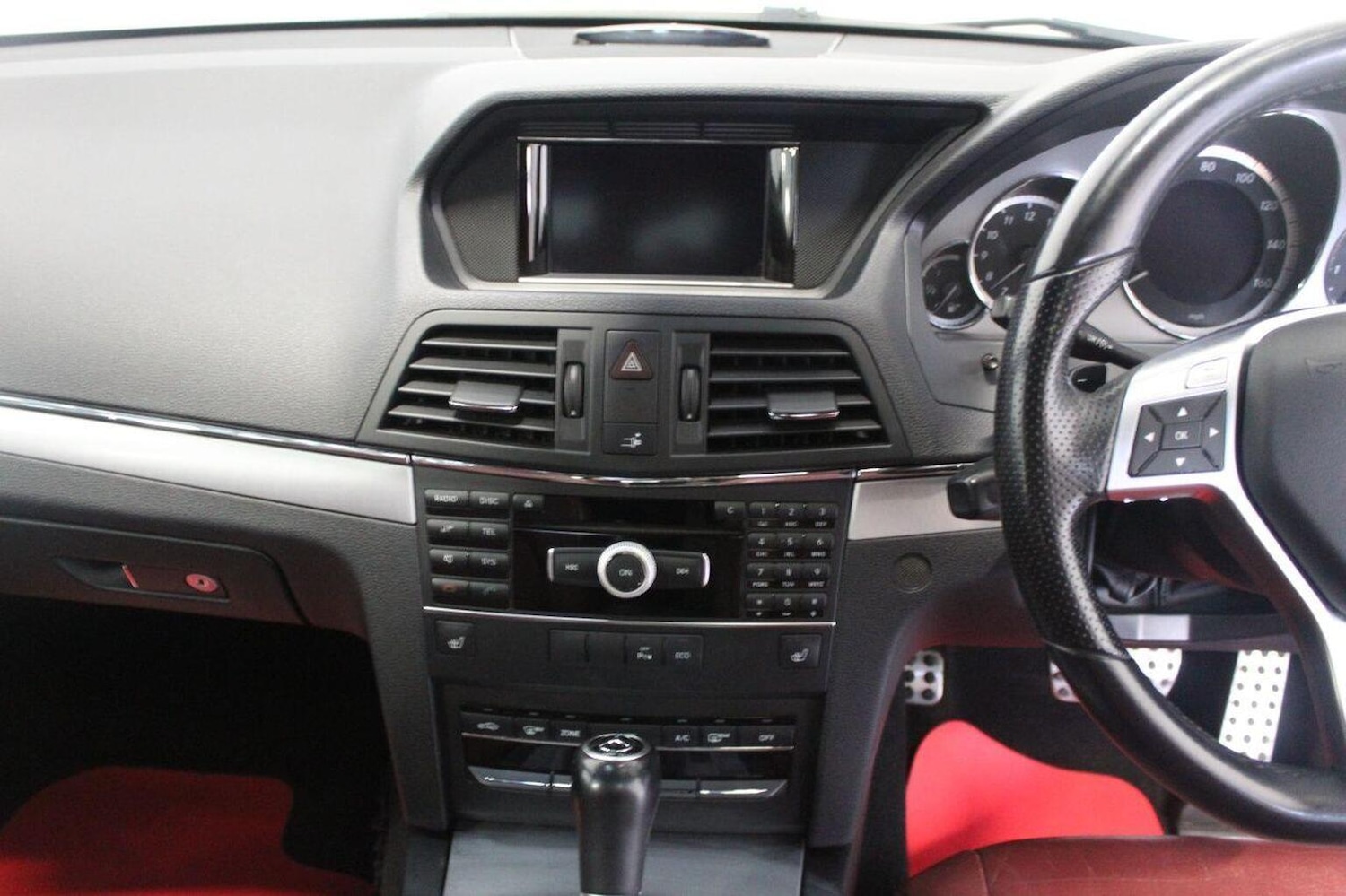 Used Mercedes-Benz E Class 2012 for sale - 77968651: Photo 33