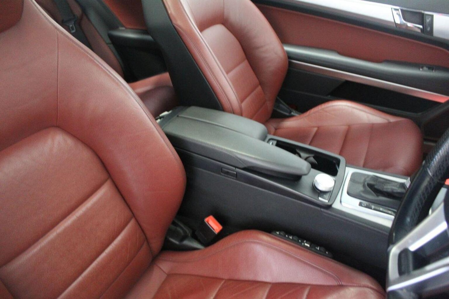 Used Mercedes-Benz E Class 2012 for sale - 77968651: Photo 44