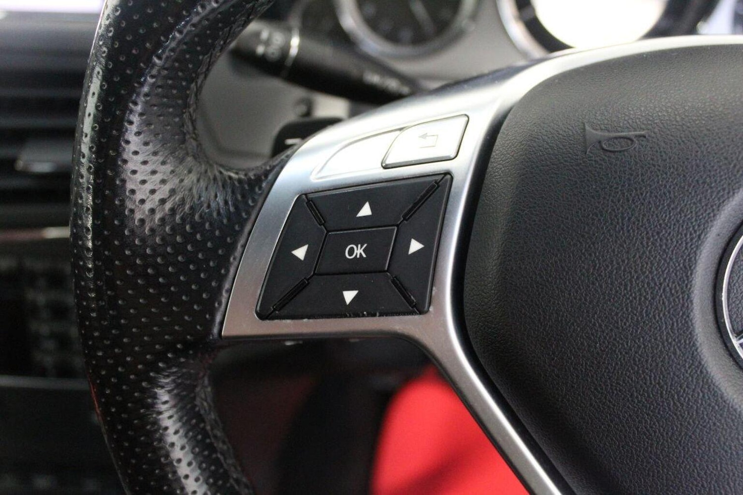 Used Mercedes-Benz E Class 2012 for sale - 77968651: Photo 46