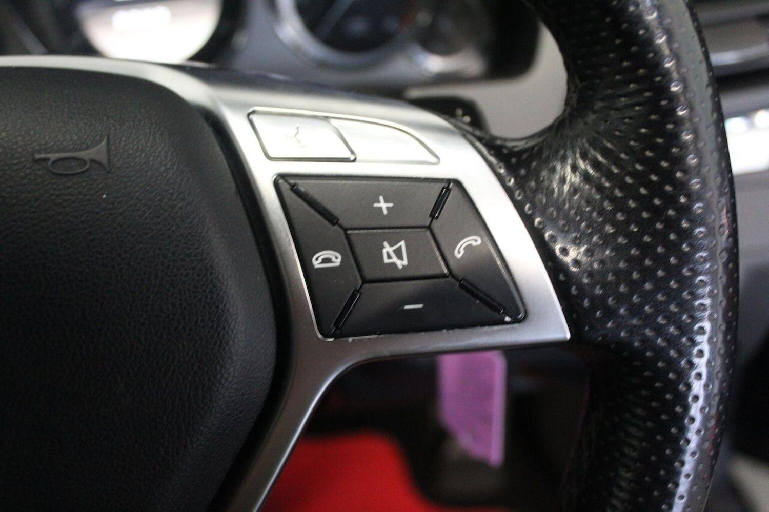 Used Mercedes-Benz E Class 2012 for sale - 77968651: Photo 47