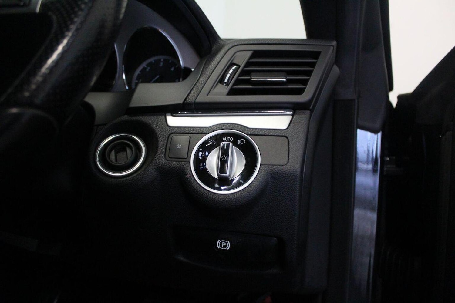 Used Mercedes-Benz E Class 2012 for sale - 77968651: Photo 48