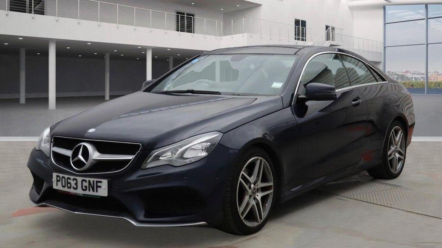 Used Mercedes-Benz E-Class 2013 for sale - 76113995: Photo 2