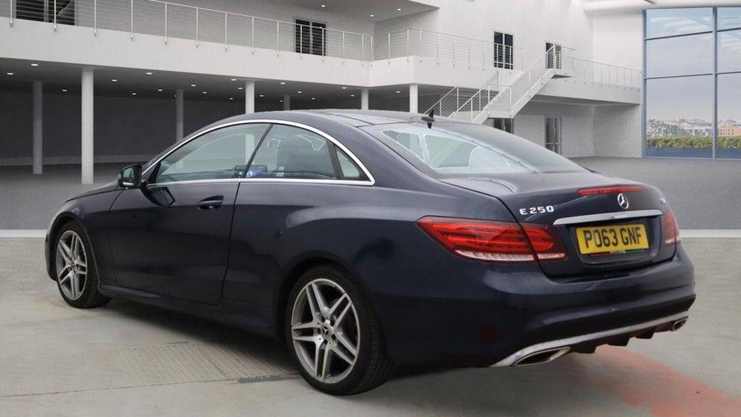 Used Mercedes-Benz E-Class 2013 for sale - 76113995: Photo 4