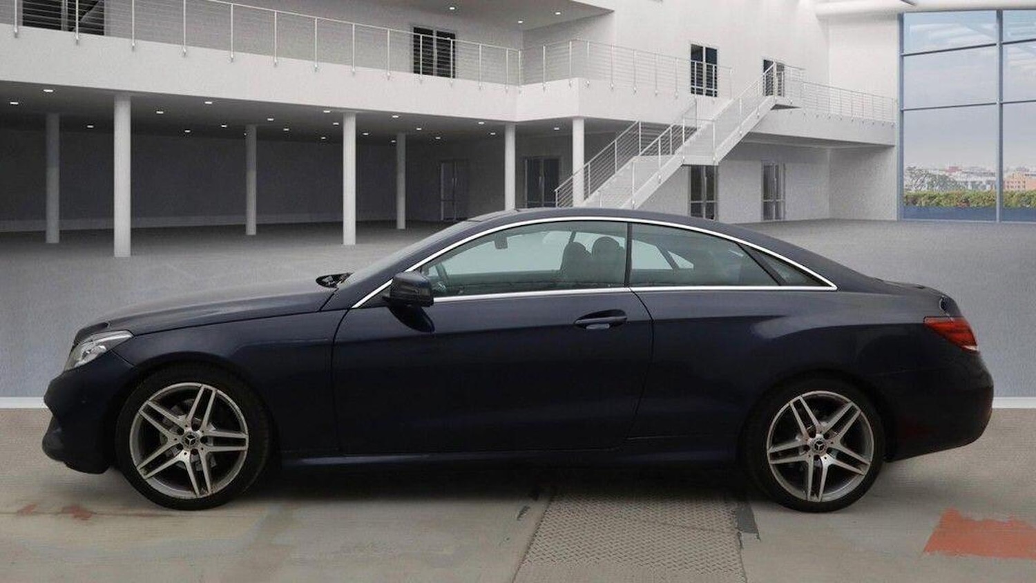 Used Mercedes-Benz E-Class 2013 for sale - 76113995: Photo 8