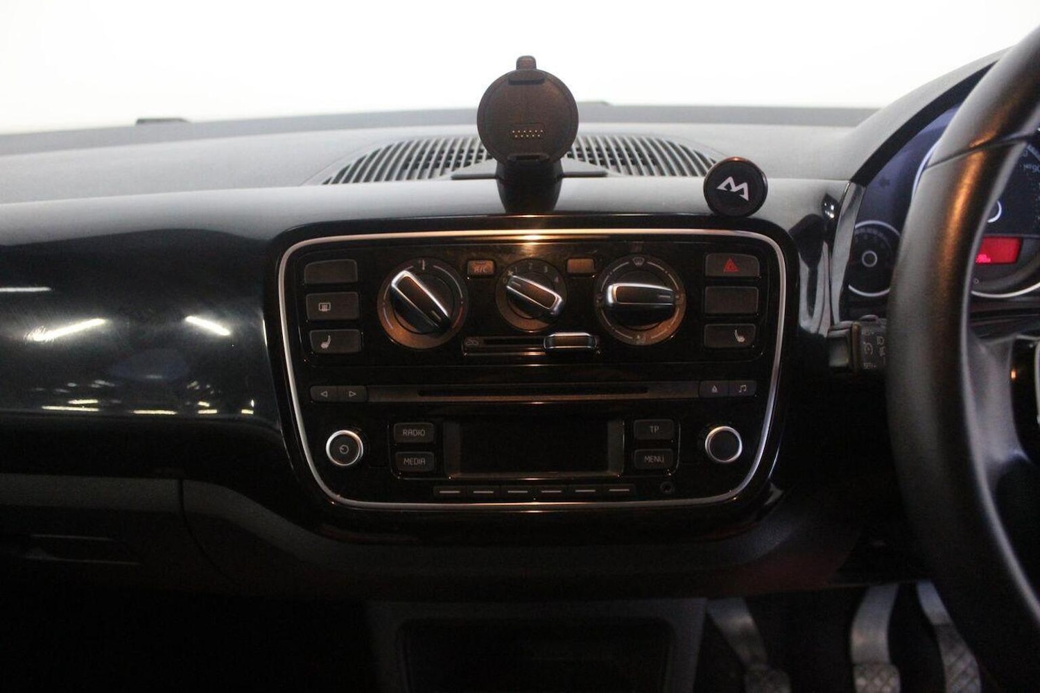 Used Volkswagen up! 2014 for sale - 77020598: Photo 30