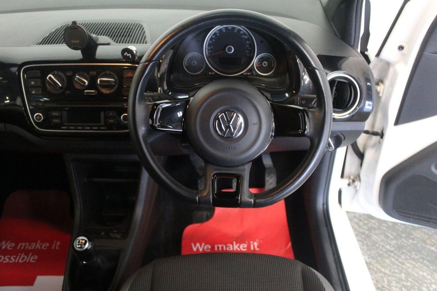 Used Volkswagen up! 2014 for sale - 77020598: Photo 37